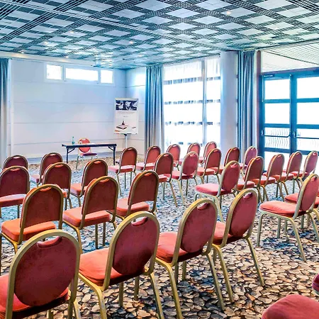 Отель Mercure Cannes 4*